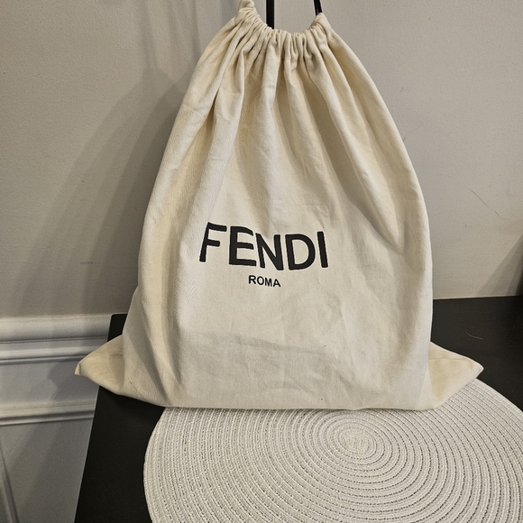 Fendi Kan I Scalloped Leather Chain Bag | Black | - Picture 2 of 14